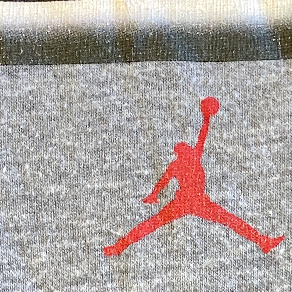 Jordan graphic logo T-shirt that out of the point size large past shipping_6